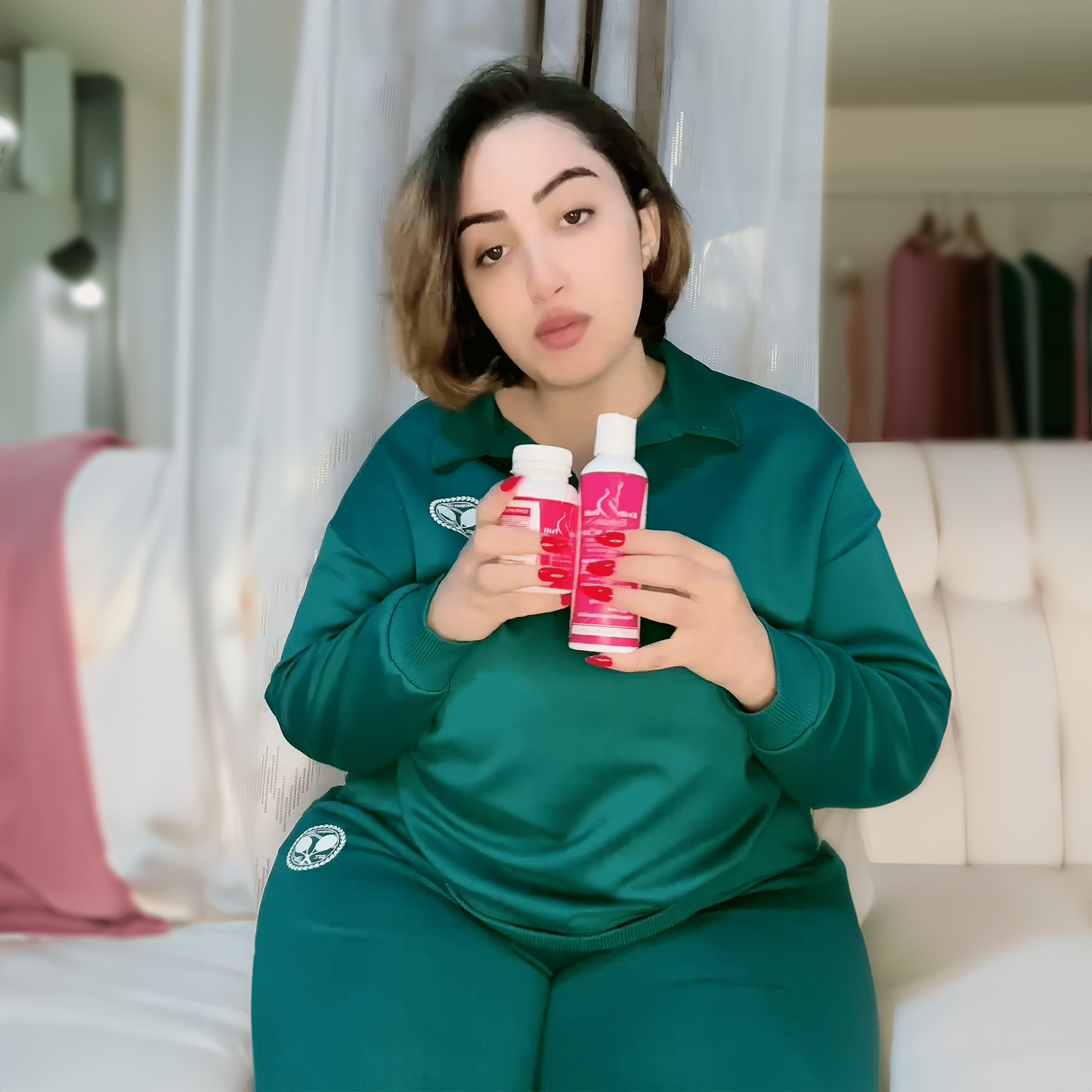 منتج فيلفيا لتكبير الأرداف والصدر بشكل طبيعي وآمن، يعزز الأنوثة ويزيد الوزن في المناطق الأنثوية، مناسب لكل بنت تبحث عن جسم متناسق وفورمة مثالية بدون أضرار